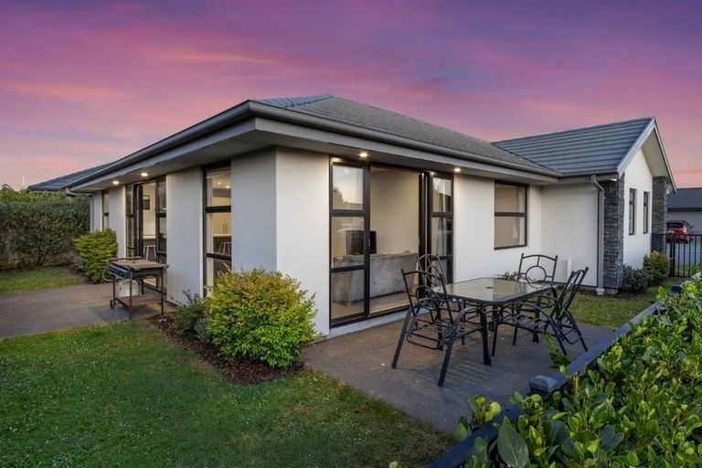 Photo of property in 3 Robalan Close, Halswell, Christchurch, 8025