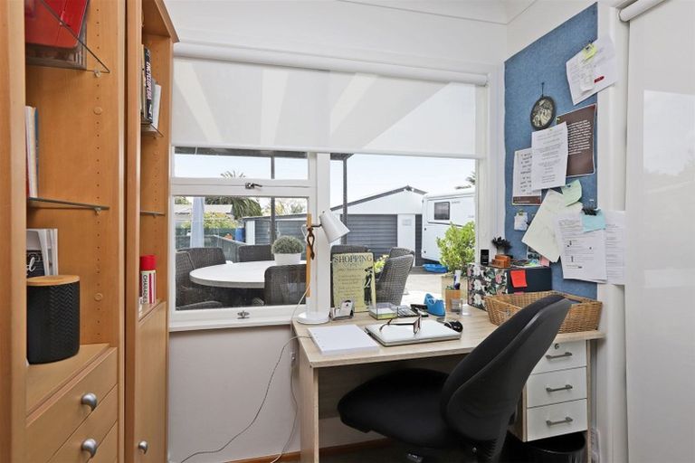 Photo of property in 322 Karaitiana Street, Frimley, Hastings, 4120