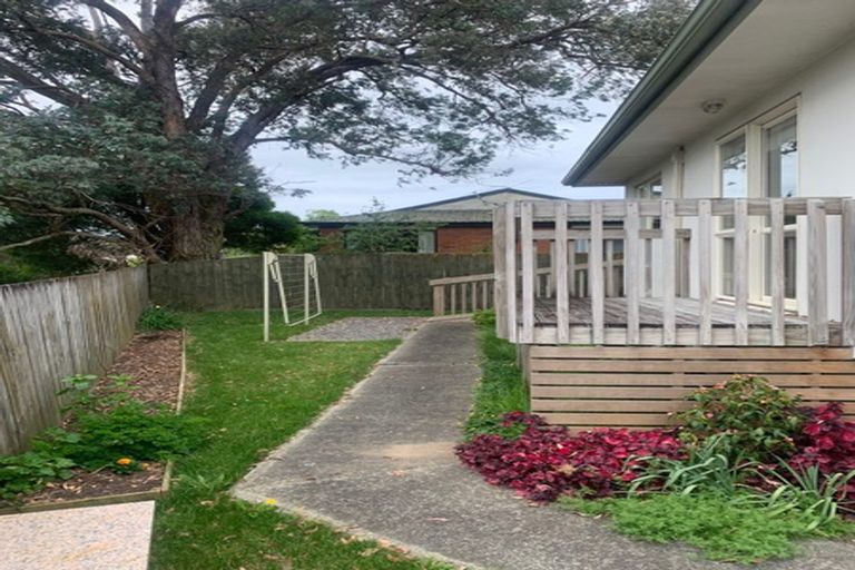 Photo of property in 164a Sunnynook Road, Sunnynook, Auckland, 0620