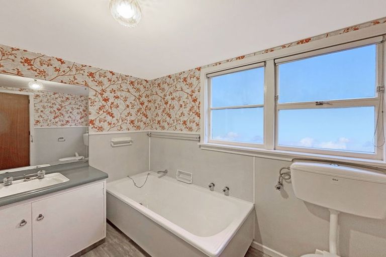 Photo of property in 35 Hackthorne Road, Cashmere, Christchurch, 8022