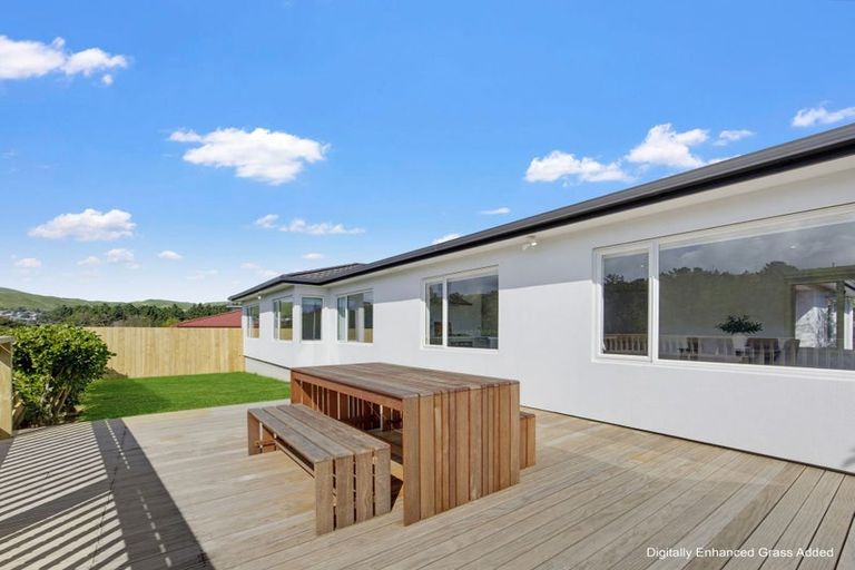 Photo of property in 47 Te Puia Drive, Aotea, Porirua, 5024