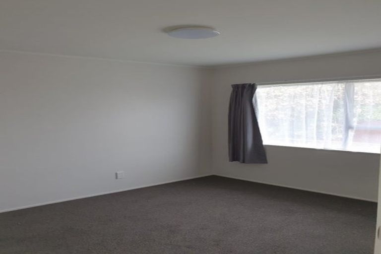 Photo of property in 1/11 Challen Close, Conifer Grove, Takanini, 2112