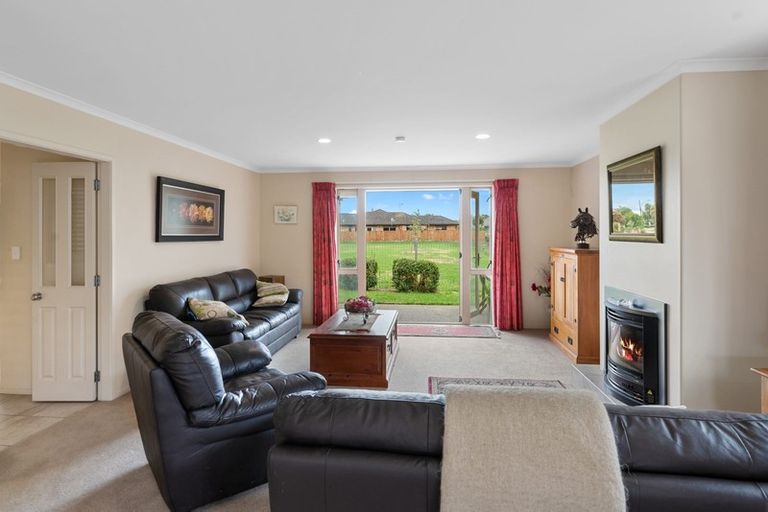 Photo of property in 32 Tuihana Drive, Papamoa Beach, Papamoa, 3118