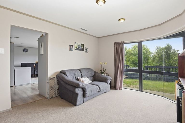 Photo of property in 2/18 Sailmaker Close, Whitby, Porirua, 5024