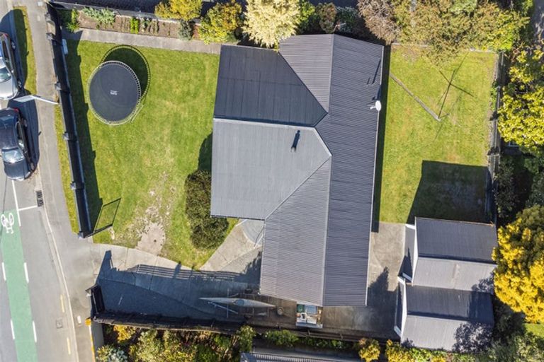 Photo of property in 122 Glandovey Road, Strowan, Christchurch, 8052