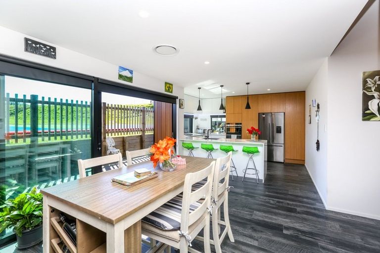 Photo of property in 12 Mackillop Way, Brooklands, New Plymouth, 4310