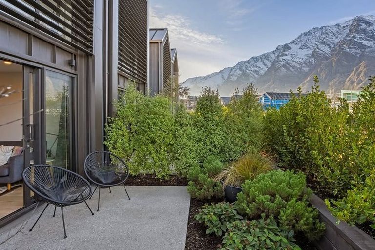 Photo of property in 51 Ryan Loop, Jacks Point, 9371