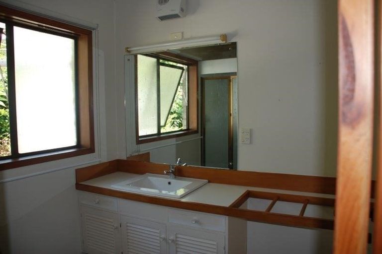 Photo of property in 14a Glencoe Road, Browns Bay, Auckland, 0630