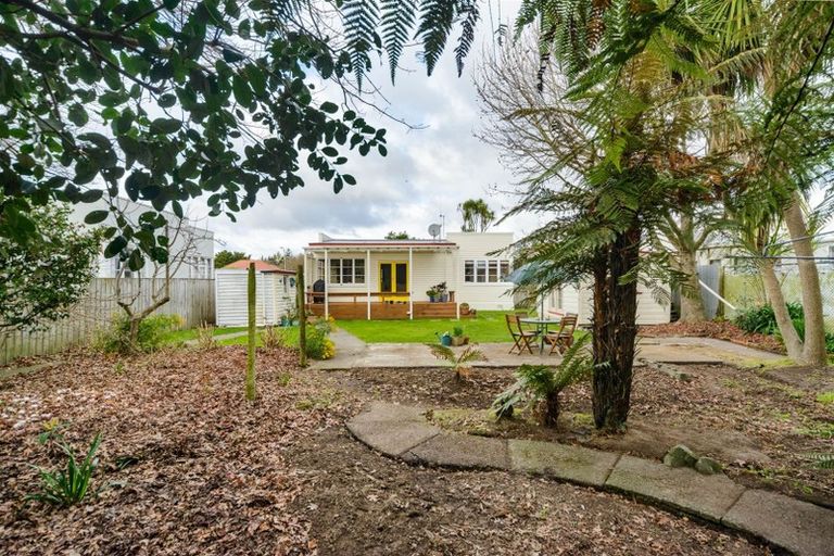 Photo of property in 22 Savage Crescent, West End, Palmerston North, 4412