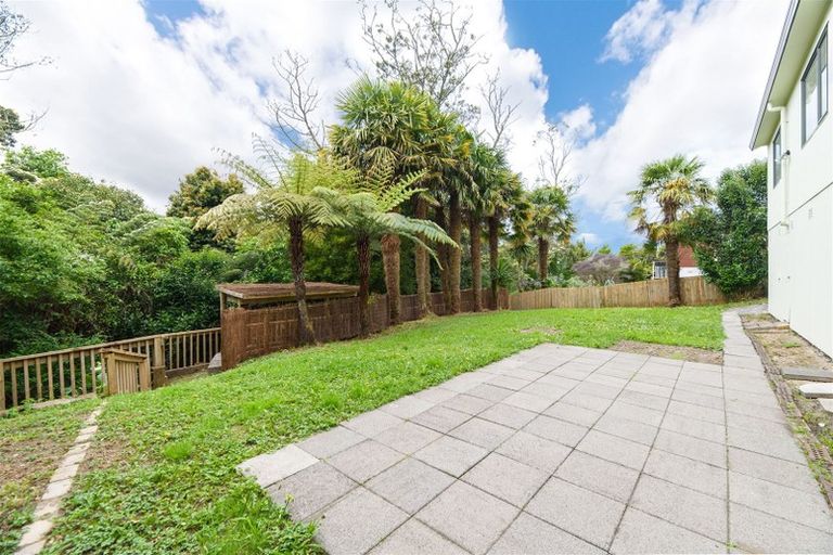 Photo of property in 33 Zefiro Drive, Massey, Auckland, 0614