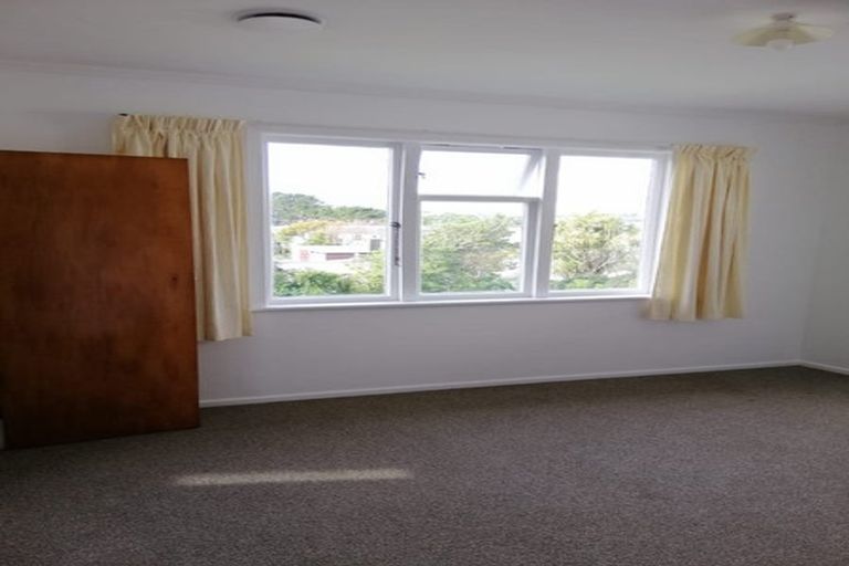 Photo of property in 32 Arapiko Street, Johnsonville, Wellington, 6037