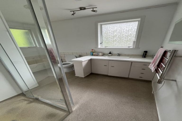 Photo of property in 1/195 Godley Road, Titirangi, Auckland, 0604