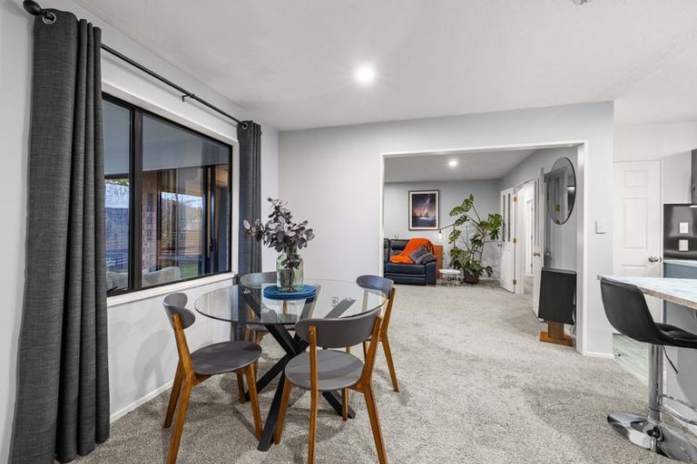 Photo of property in 2/44 Kathleen Crescent, Hornby, Christchurch, 8042