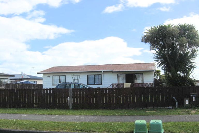 Photo of property in 37 Templeton Place, Clendon Park, Auckland, 2103