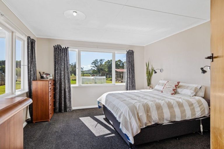 Photo of property in 12 Mara Street, Mangatainoka, Pahiatua, 4982