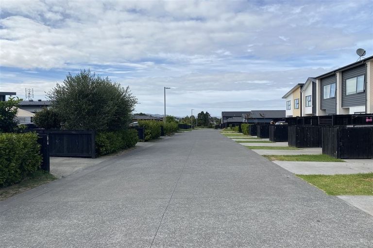 Photo of property in 32 Liberation Road, Papakura, 2110