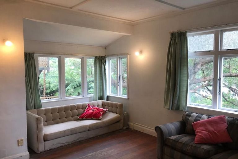 Photo of property in 19 Hadfield Terrace, Kelburn, Wellington, 6012