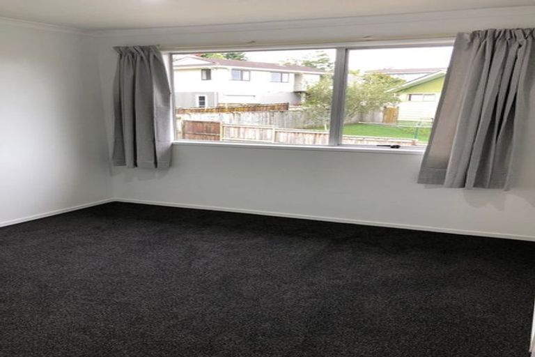 Photo of property in 42 Pisces Road, Glen Eden, Auckland, 0602
