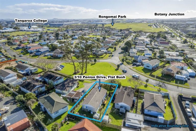 Photo of property in 3/10 Penion Drive, Flat Bush, Auckland, 2023