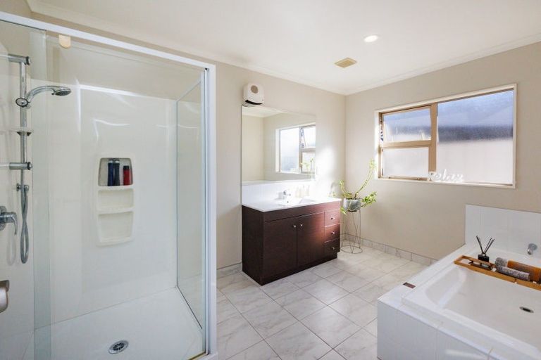 Photo of property in 165 Pacific Drive, Fitzherbert, Palmerston North, 4410