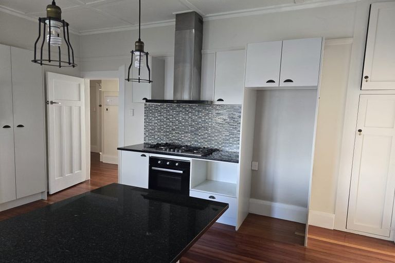 Photo of property in 1/3185 Great North Road, New Lynn, Auckland, 0600