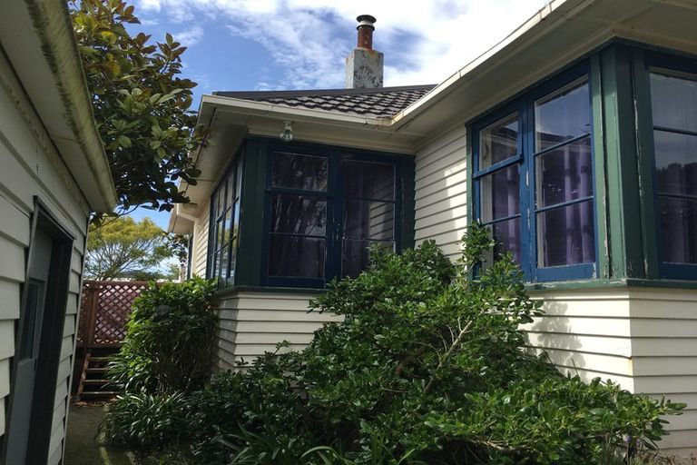 Photo of property in 2 Fisher Street, Johnsonville, Wellington, 6037
