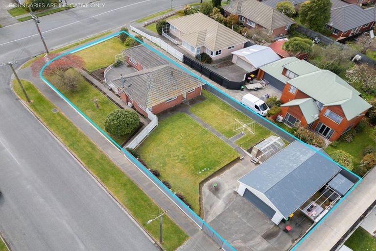Photo of property in 33 Staveley Street, Avonhead, Christchurch, 8042