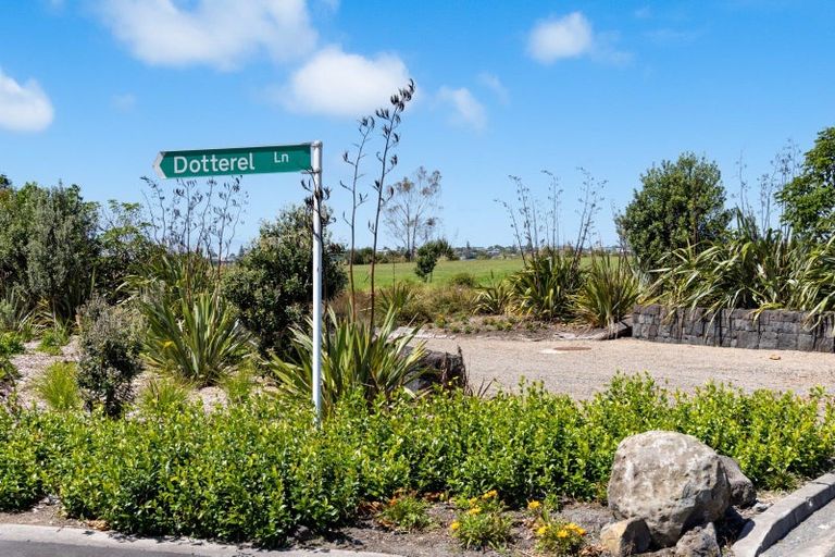 Photo of property in 31 Sandpiper Avenue, Point Wells, 0986