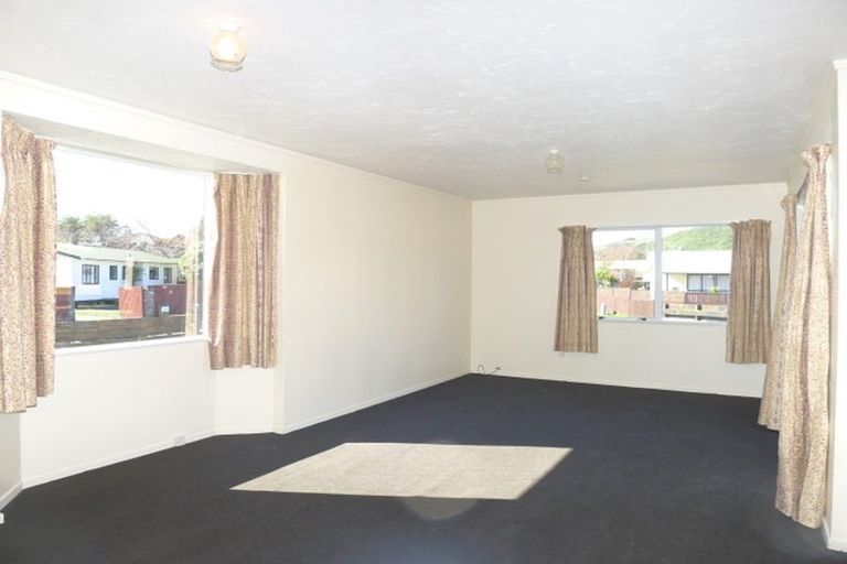 Photo of property in 23 Pukeko Street, Paraparaumu, 5032