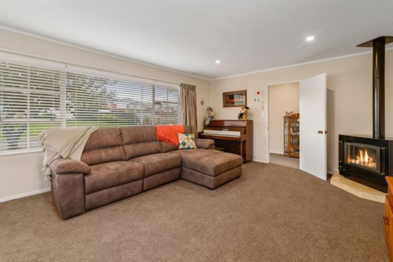 Photo of property in 24 Tawavale Street, Pukehangi, Rotorua, 3015