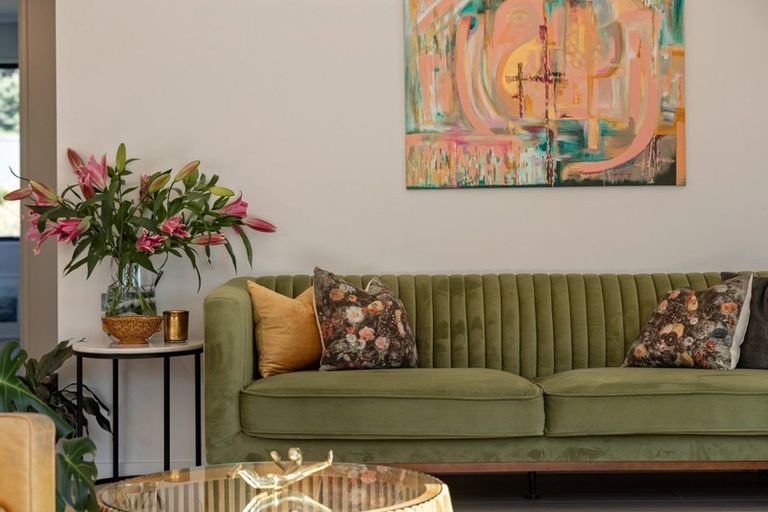 Photo of property in 10 Pendeen Crescent, Jacks Point, Queenstown, 9371