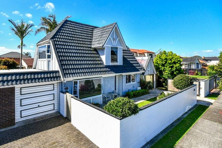 Photo of property in 6 Oakland Avenue, Papatoetoe, Auckland, 2025