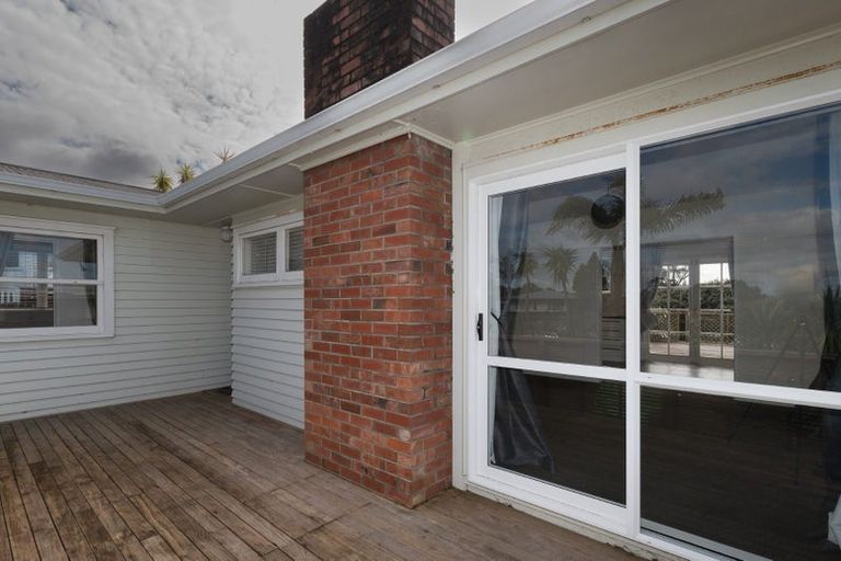 Photo of property in 22 Sycamore Drive, Sunnynook, Auckland, 0620