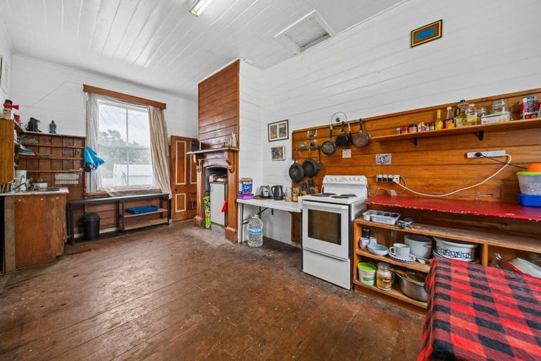 Photo of property in 1 Castle Hill Road, Alfredton, Eketahuna, 4996