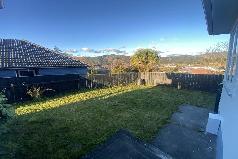 Photo of property in 4 Lees Grove, Wainuiomata, Lower Hutt, 5014
