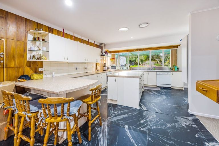 Photo of property in 10 Albertson Place, Manurewa, Auckland, 2102