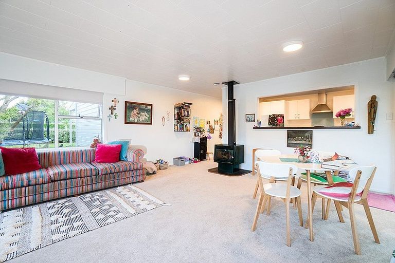 Photo of property in 19 Carey Street, Waitara, 4320