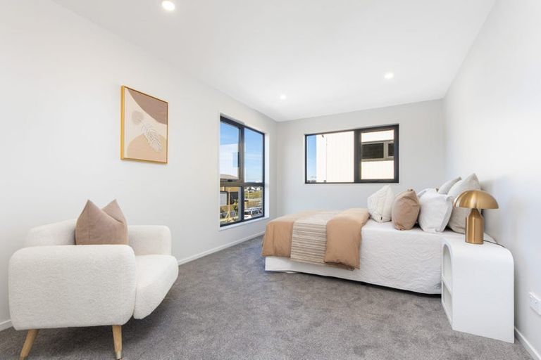 Photo of property in 6 Kiekie Street, Westgate, 0814