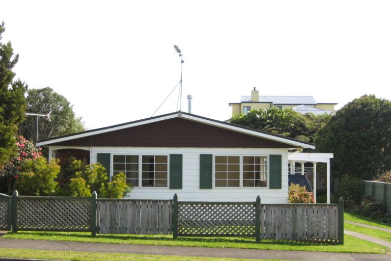 Photo of property in 6 Tiverton Crescent, Whalers Gate, New Plymouth, 4310
