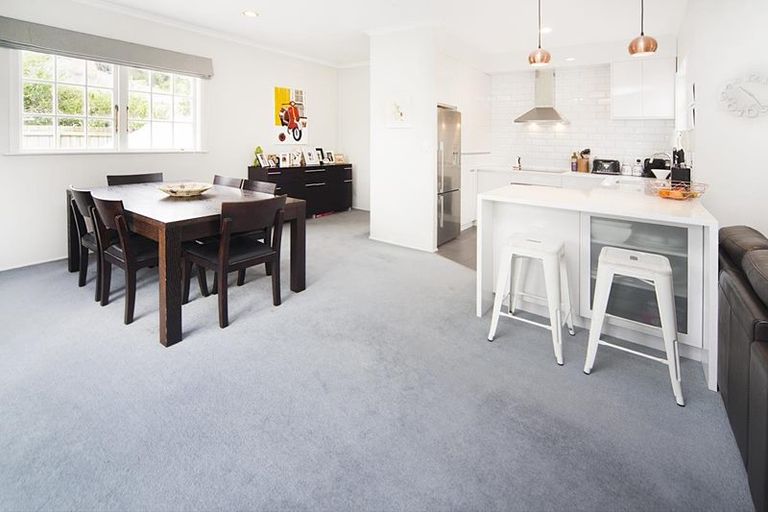 Photo of property in 5/28-36 Beach Road, Northcote Point, Auckland, 0627
