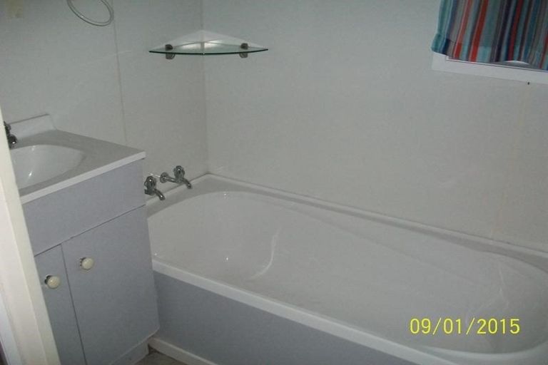 Photo of property in 63 Reynella Drive, Massey, Auckland, 0614