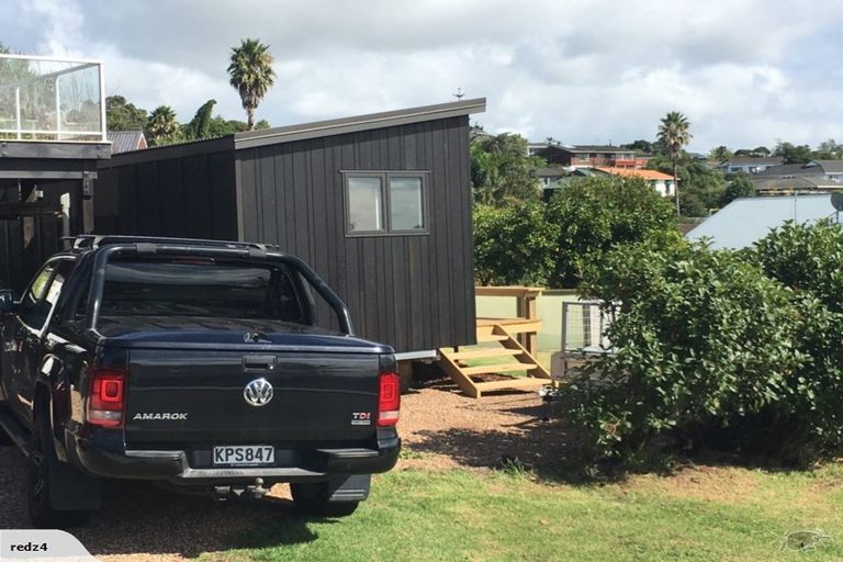 Photo of property in 1 John Dee Crescent, Red Beach, 0932