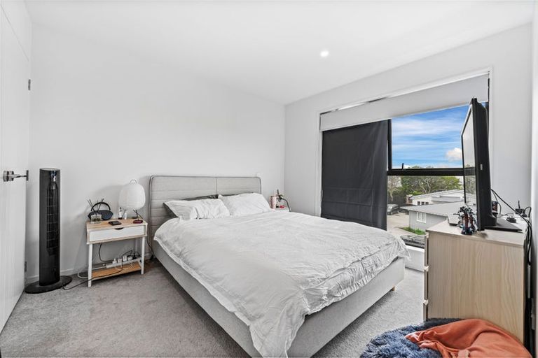 Photo of property in 6/107 Hobsonville Road, West Harbour, Auckland, 0618