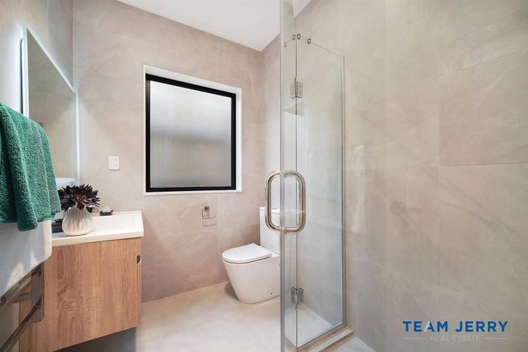 Photo of property in 30 Paihere Street, Huapai, Kumeu, 0810