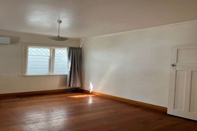 Photo of property in 192 Tasman Street, Mount Cook, Wellington, 6021