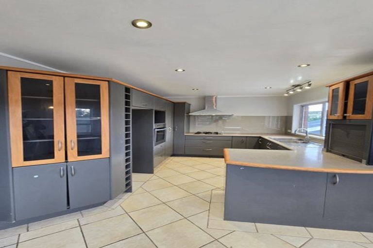 Photo of property in 18 Long Street, Torbay, Auckland, 0630