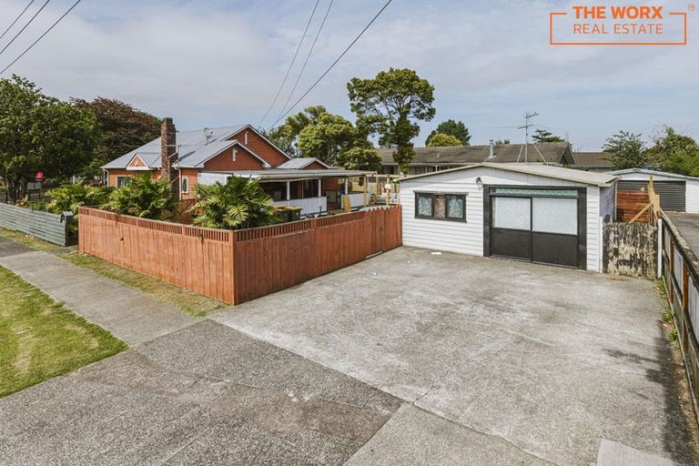 Photo of property in 37 Rosella Road, Mangere East, Auckland, 2024