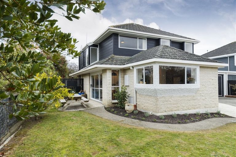 Photo of property in 23b Pahiatua Street, Hokowhitu, Palmerston North, 4410