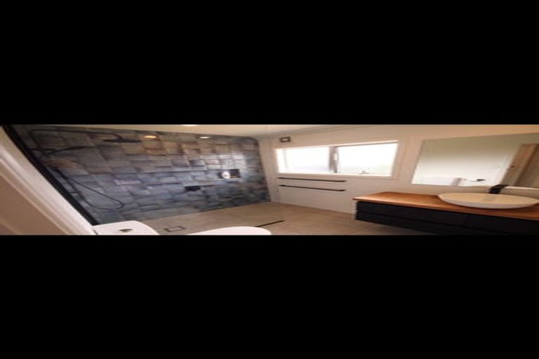 Photo of property in 183 Waimumu Road, Massey, Auckland, 0614