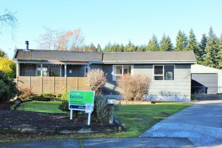 Photo of property in 3 Broderick Street, Te Anau, 9600